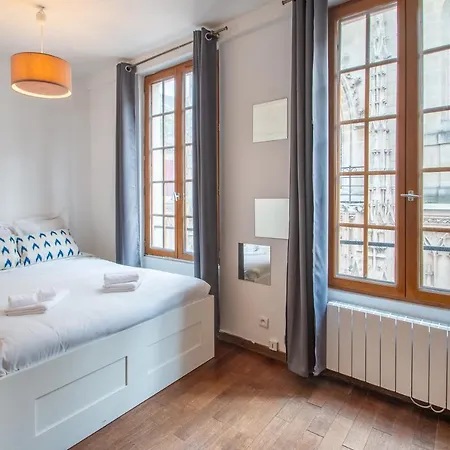 Au Coeur Du Marais Apartment
